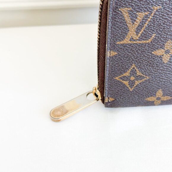 Louis Vuitton Monogram Zippy Wallet - Picture 4 of 16
